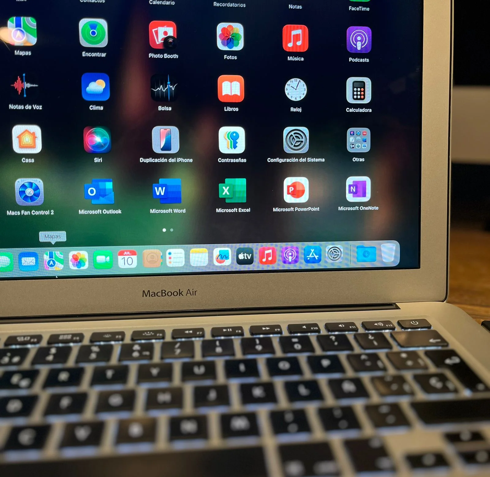 Apple 8